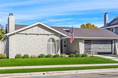 Photo of 16342 Gentry Ln, Huntington Beach, CA 92647 (MLS # OC26046085)