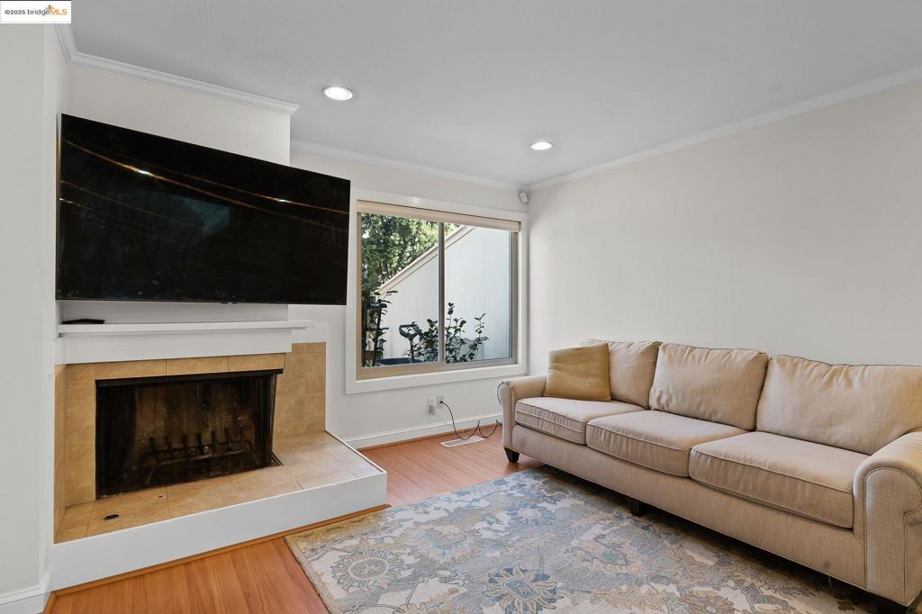 LAGUNA VISTA - Residential