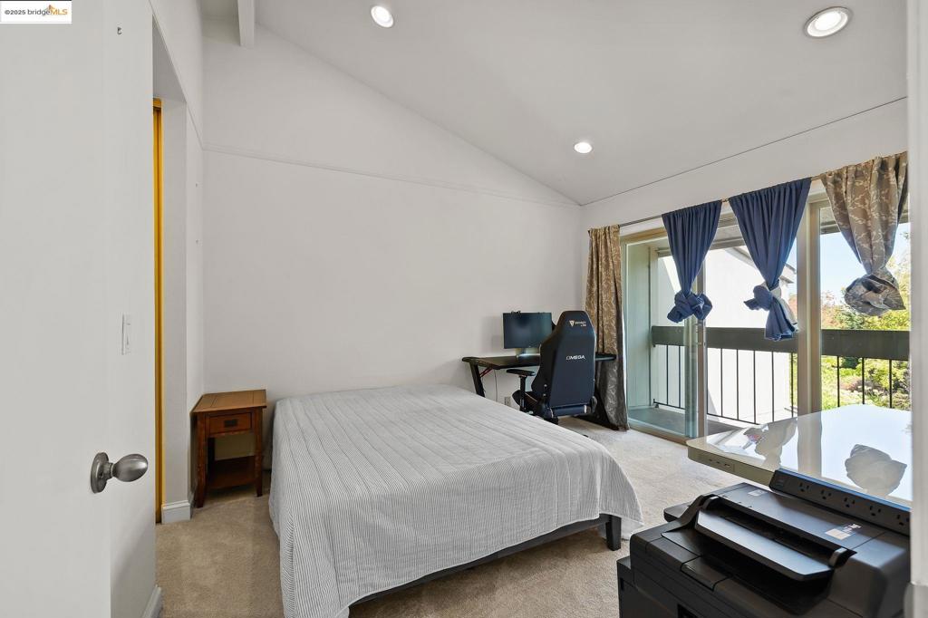 LAGUNA VISTA - Residential
