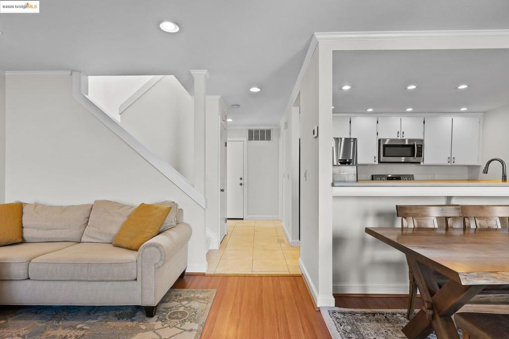 LAGUNA VISTA - Residential