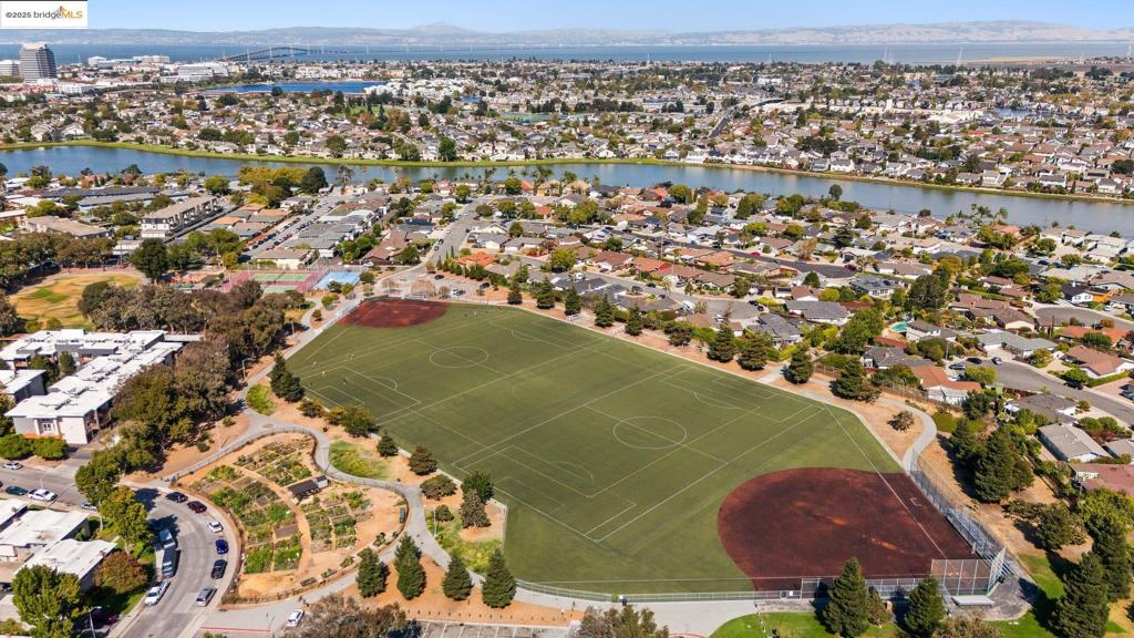 LAGUNA VISTA - Residential