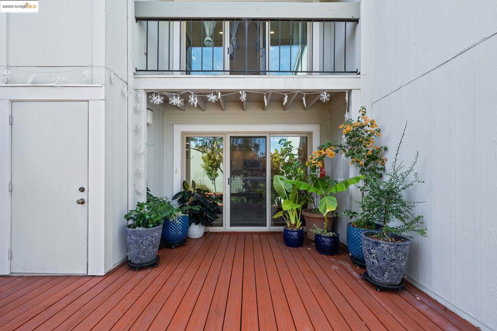 LAGUNA VISTA - Residential