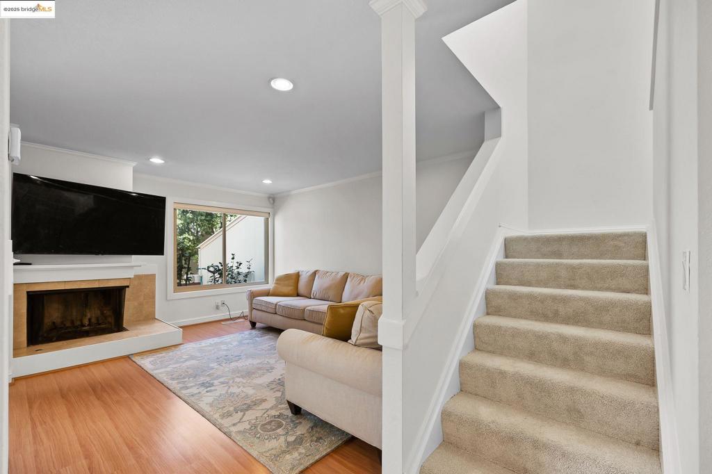 LAGUNA VISTA - Residential