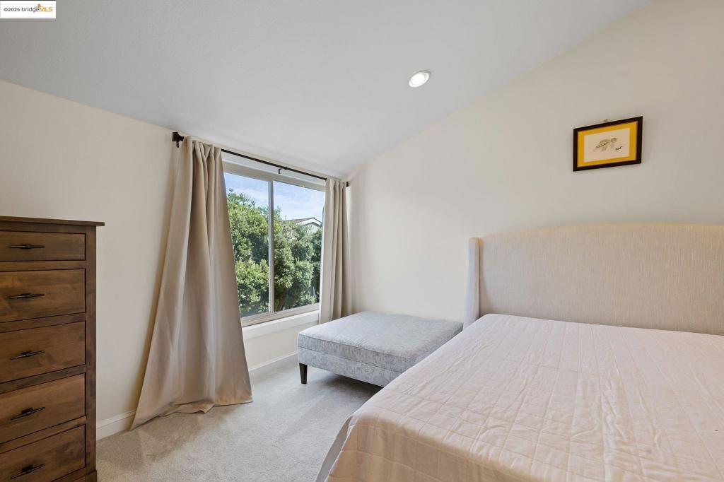 LAGUNA VISTA - Residential