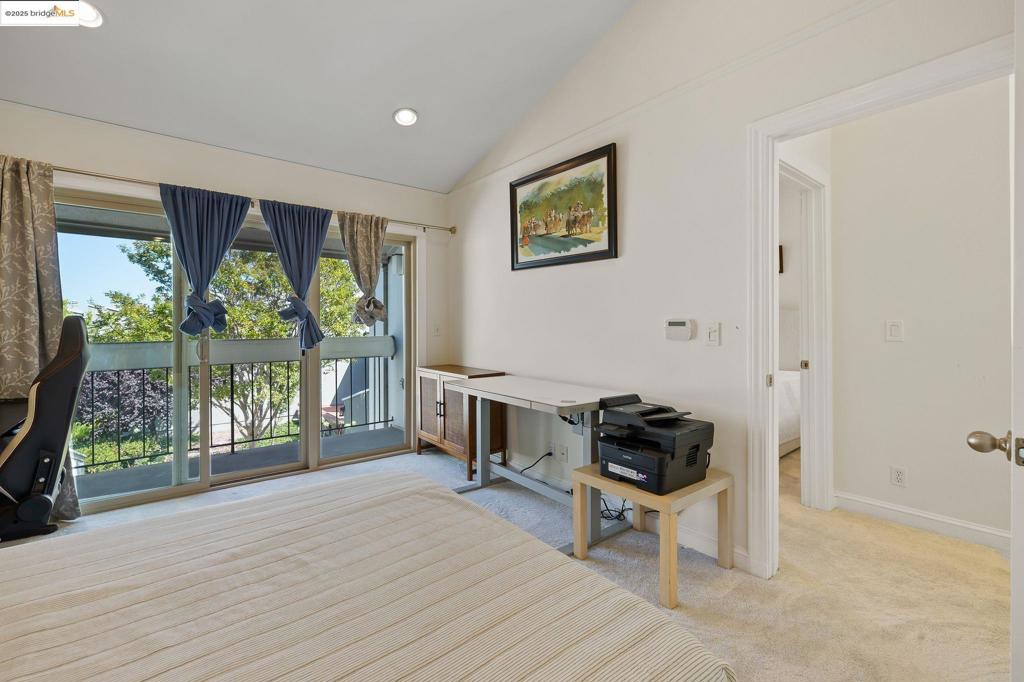 LAGUNA VISTA - Residential