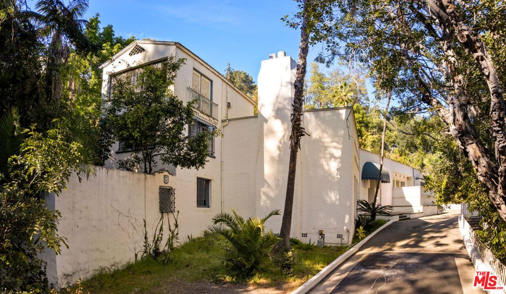 Photo of 1196 Brooklawn Drive, Los Angeles, CA 90077 (MLS # 26665171)