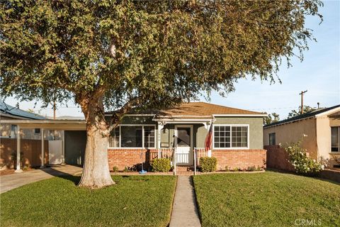 Photo of 1640 N Lincoln Street, Burbank, CA 91506 (MLS # SR25277509)