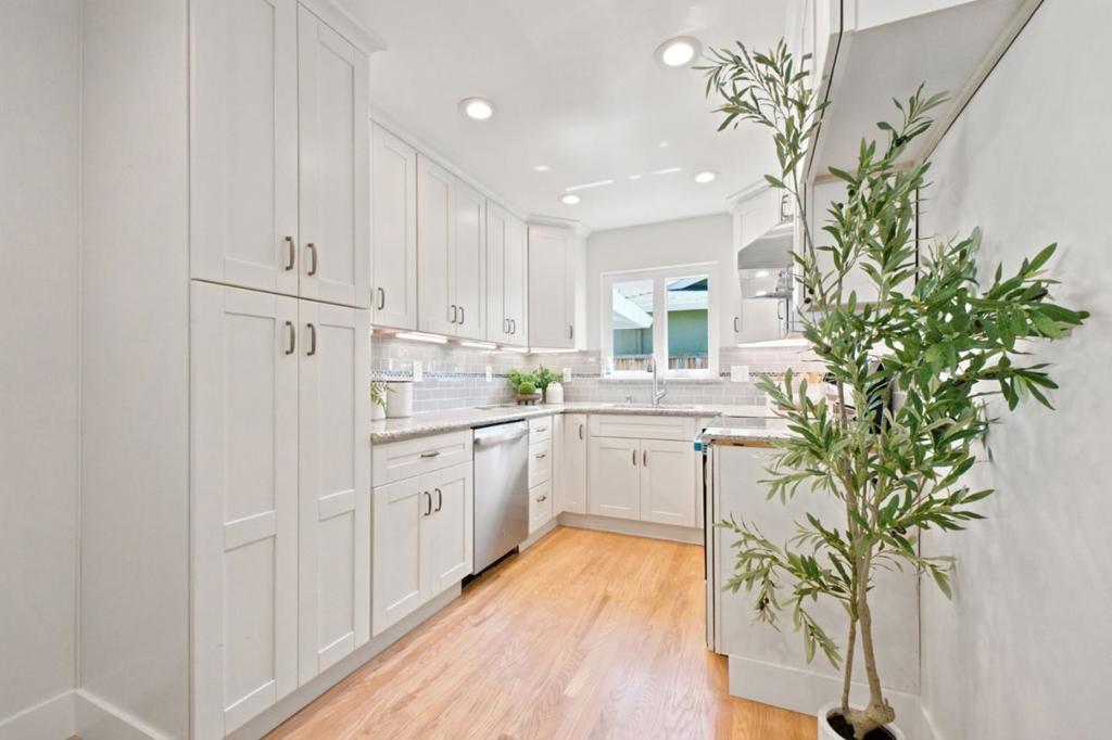 1543 Arbutus Drive