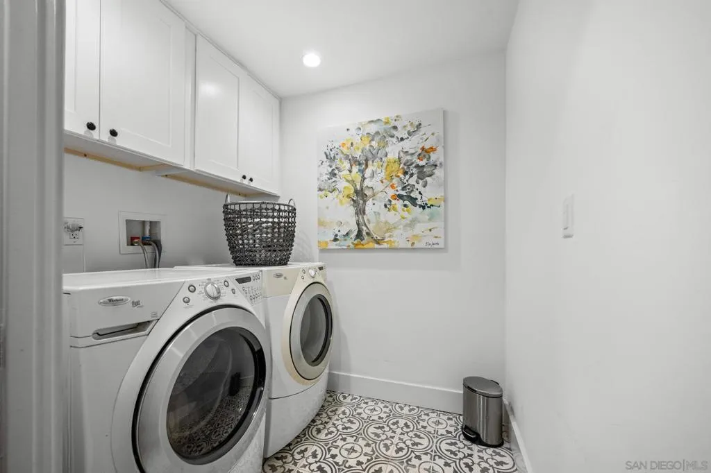 La Jolla, California 92037, United States, 4 Bedrooms Bedrooms, ,4 BathroomsBathrooms,Residential,Active,118214