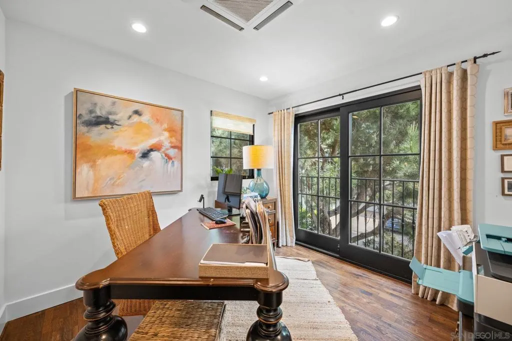 La Jolla, California 92037, United States, 4 Bedrooms Bedrooms, ,4 BathroomsBathrooms,Residential,Active,118214