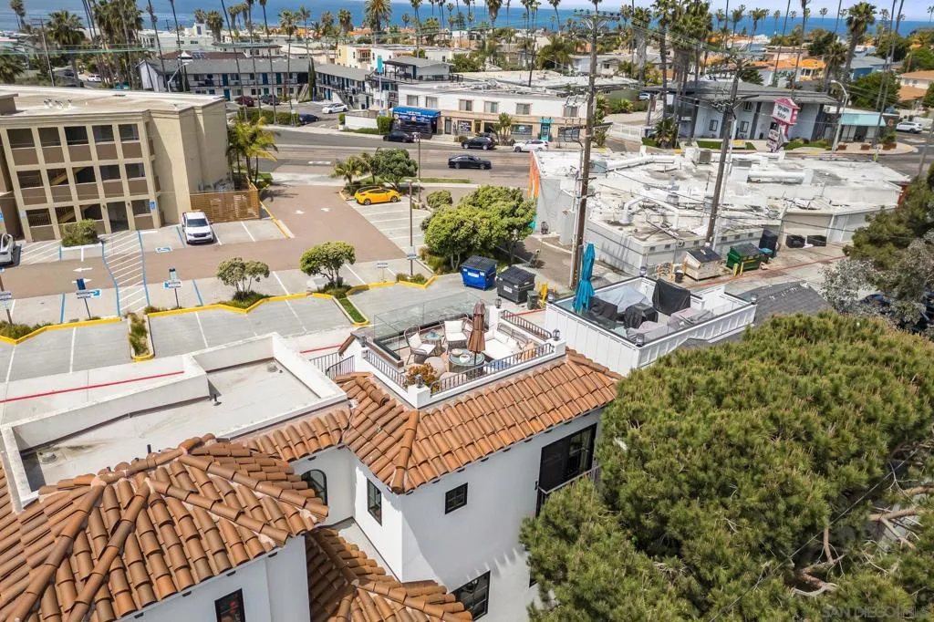 La Jolla, California 92037, United States, 4 Bedrooms Bedrooms, ,4 BathroomsBathrooms,Residential,Active,118214