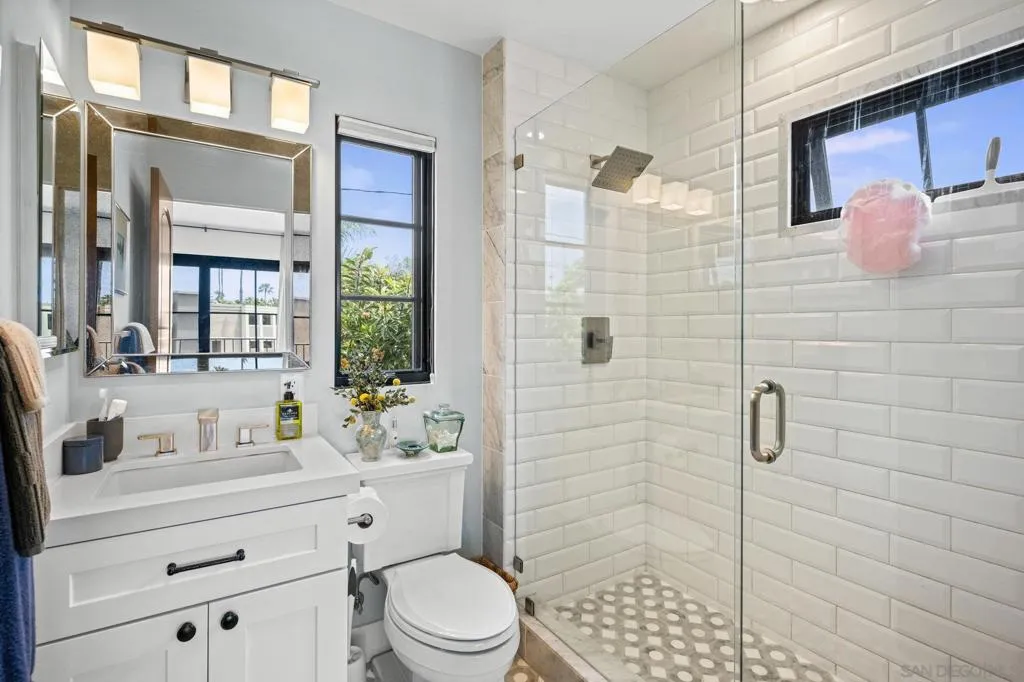 La Jolla, California 92037, United States, 4 Bedrooms Bedrooms, ,4 BathroomsBathrooms,Residential,Active,118214