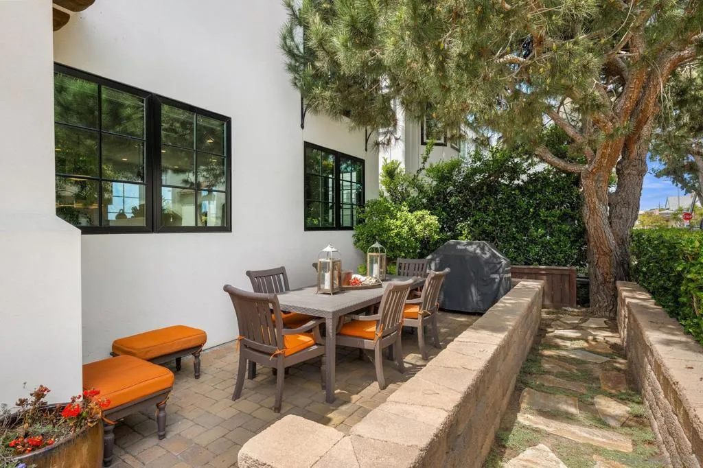 La Jolla, California 92037, United States, 4 Bedrooms Bedrooms, ,4 BathroomsBathrooms,Residential,Active,118214