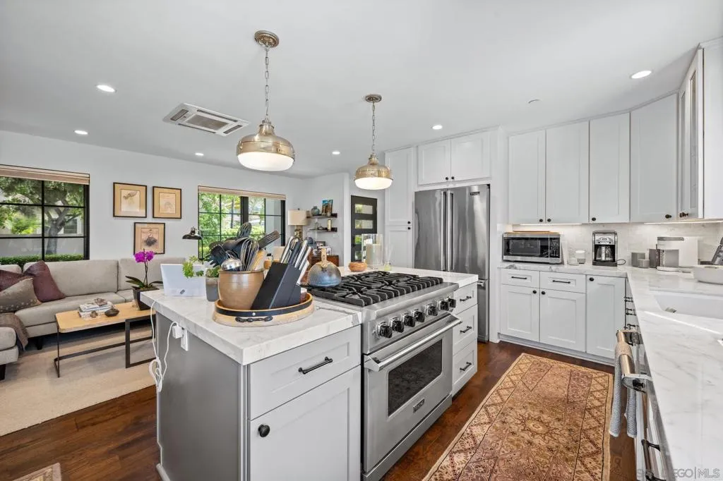 La Jolla, California 92037, United States, 4 Bedrooms Bedrooms, ,4 BathroomsBathrooms,Residential,Active,118214