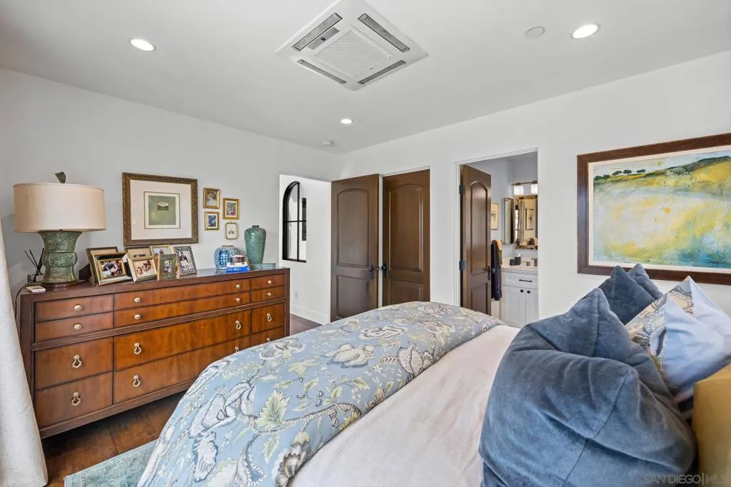 La Jolla, California 92037, United States, 4 Bedrooms Bedrooms, ,4 BathroomsBathrooms,Residential,Active,118214