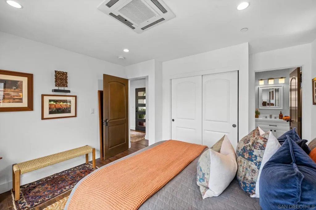 La Jolla, California 92037, United States, 4 Bedrooms Bedrooms, ,4 BathroomsBathrooms,Residential,Active,118214