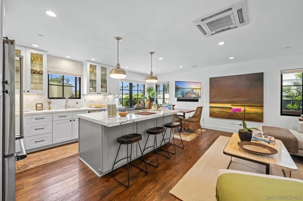 La Jolla, California 92037, United States, 4 Bedrooms Bedrooms, ,4 BathroomsBathrooms,Residential,Active,118214