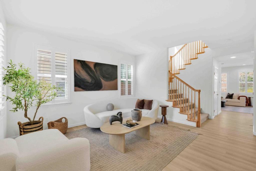 7054 Goldenspur Loop