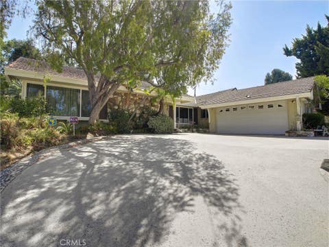 Photo of 4064 Sapphire DR, Encino, CA 91436 (MLS # SR26173487)