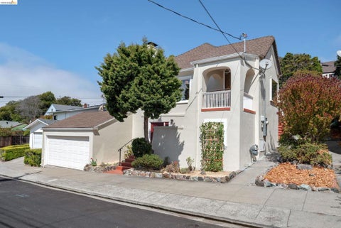 Photo of 5313 Rosalind Ave AVE, Richmond, CA 94805 (MLS # 41148318)