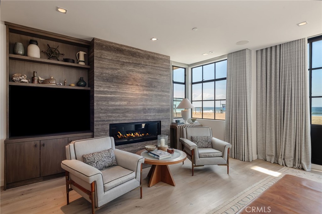 3222 The Strand