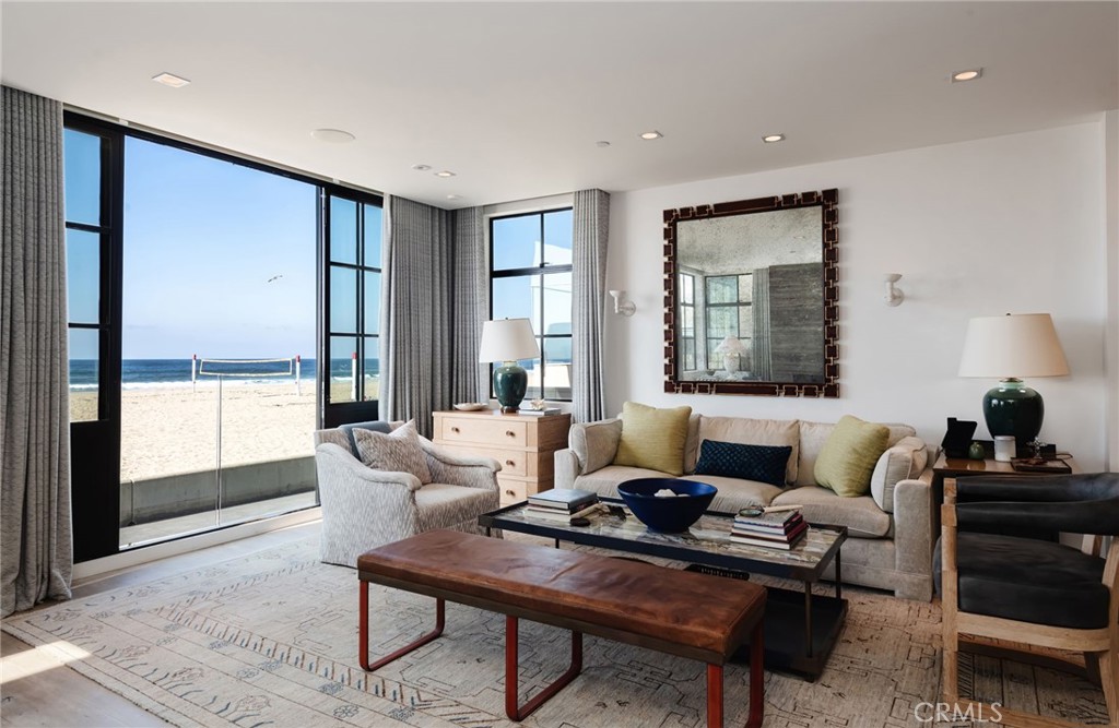 3222 The Strand