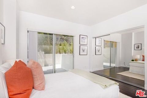 Tiny photo for 1945 Overland Avenue #202, Los Angeles, CA 90025 (MLS # 26661407)