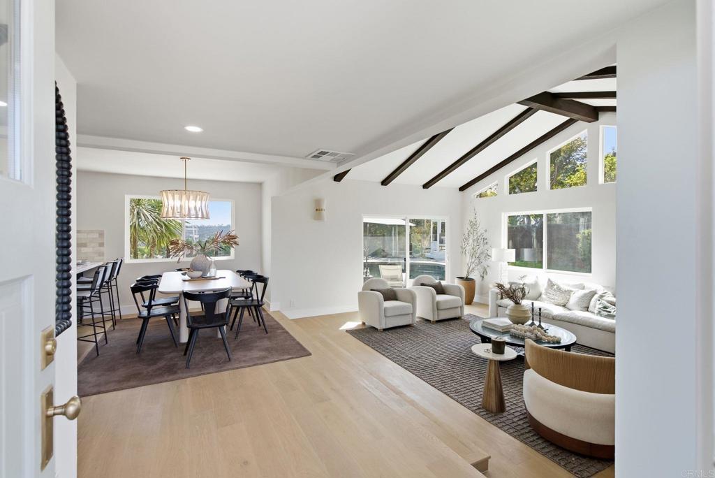 2712 Mateo Place