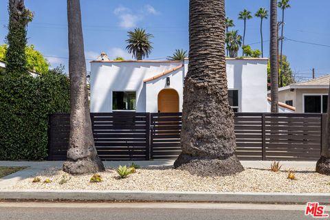 Photo of 2354 Ocean Avenue, Venice, CA 90291 (MLS # 25582171) Photo of 2354 Ocean Avenue, Venice, CA 90291 (MLS # 25582171)