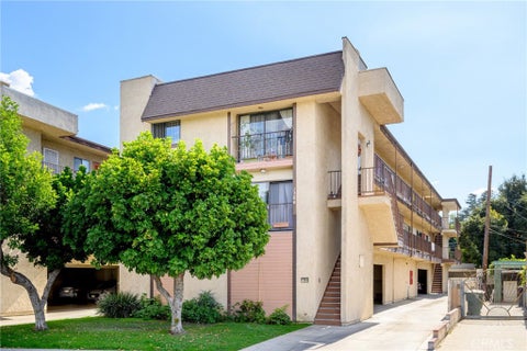 Photo of 1364 E Garfield Avenue #1, Glendale, CA 91205 (MLS # GD26178342)