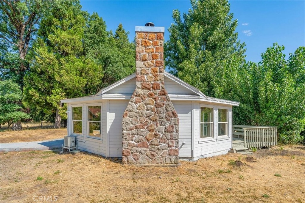 1212 N Old Stage Road