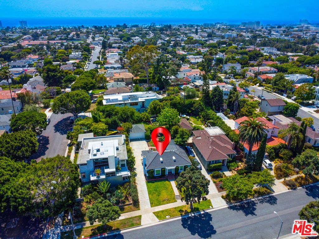 Photo of 2420 Euclid Street, Santa Monica, CA 90405 (MLS # 25577101)