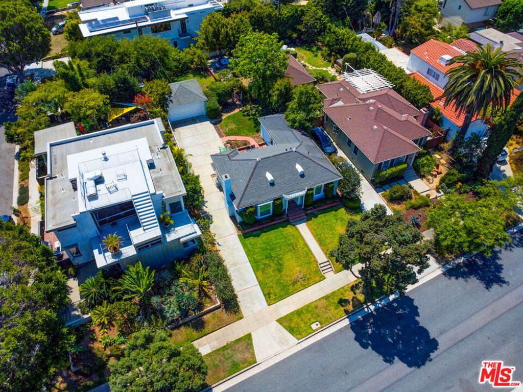 Photo of 2420 Euclid Street, Santa Monica, CA 90405 (MLS # 25577101)