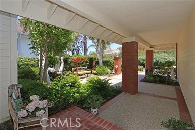 2229 Avenida Platanar