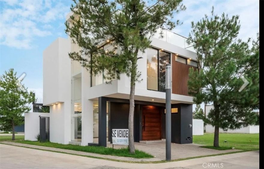 Stunning 3 Bedroom / 2 Bath Home
This beautiful home offers exceptional amenities for comfortable living and entertaining. Enjoy a pool and clubhouse area, perfect for relaxing or social gatherings.
The home also features a rooftop garden with a stylish Sky Bar and a spacious terrace offering breathtaking views—an ideal spot for enjoying sunsets or hosting guests.
This is truly a must-see property—don’t miss your opportunity to view this beautiful home!