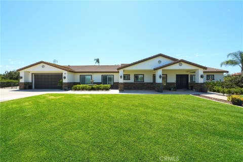 Property photo of 5685 Oak Tree Cir, Jurupa Valley, CA 92509