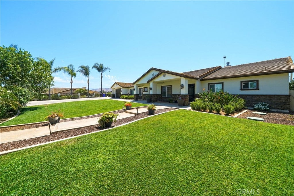 5685 Oak Tree Cir