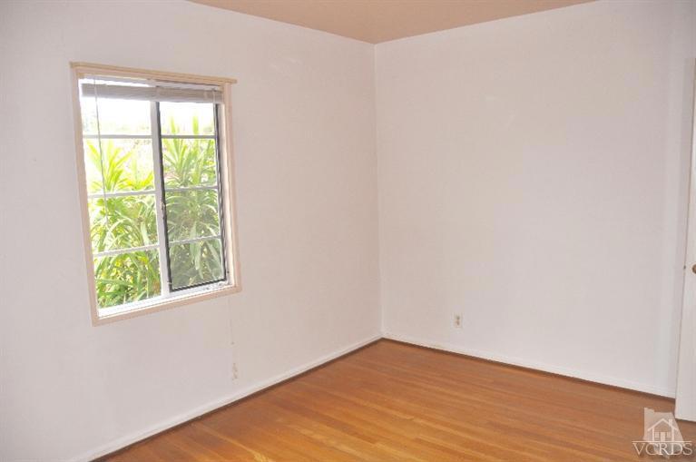 Ventura Ave - 0208 - Residential