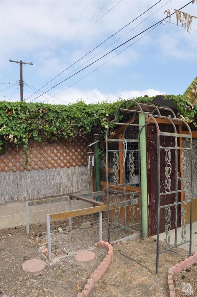 Ventura Ave - 0208 - Residential