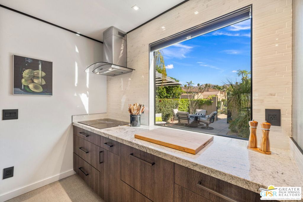 48646 Wolfberry Court