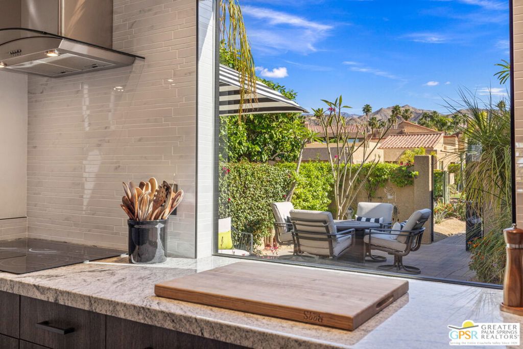 48646 Wolfberry Court