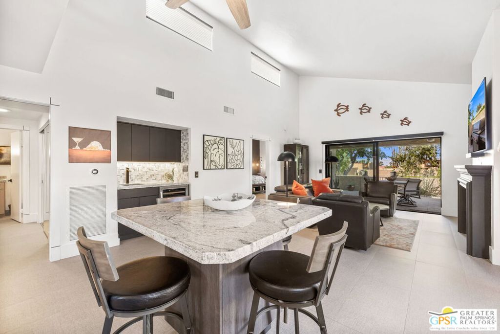 48646 Wolfberry Court