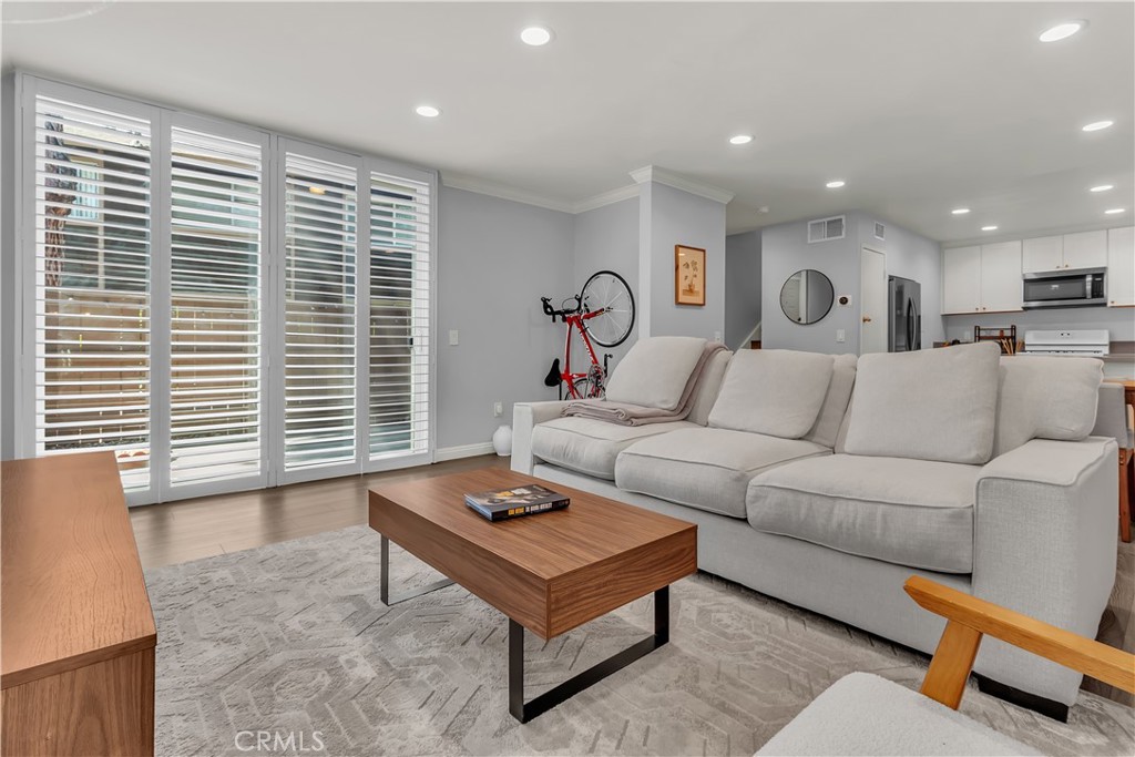 1086 Cabrillo Park Dr #D
