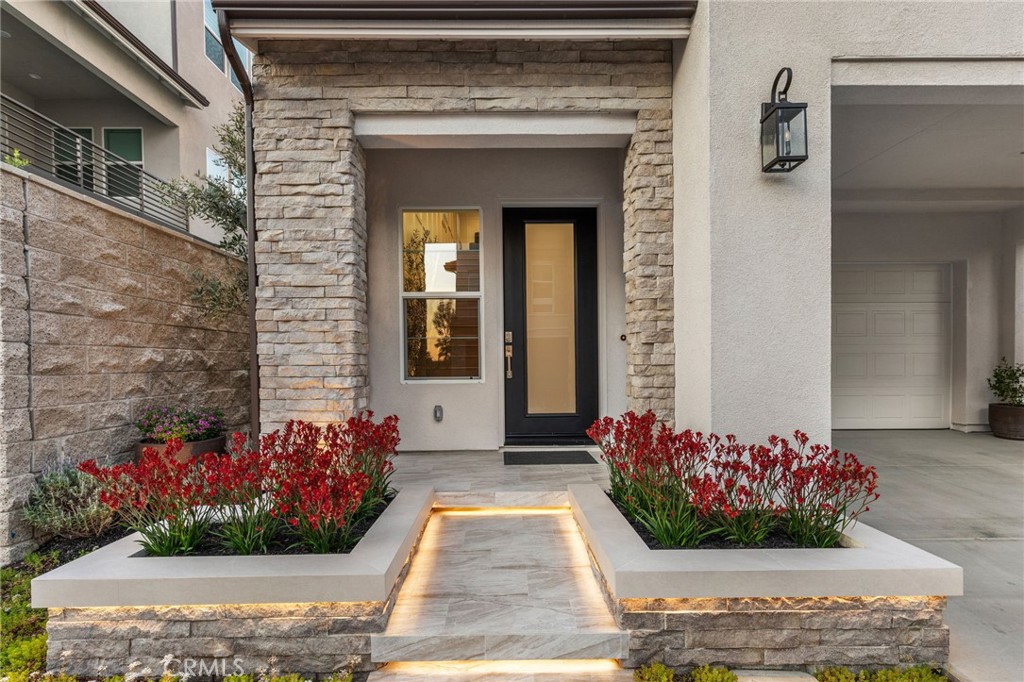 140 Reyes Alley
