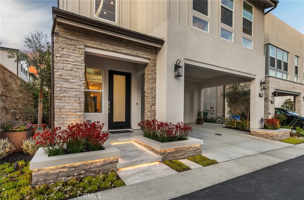 140 Reyes Alley