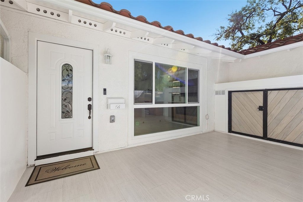2197 Via Mariposa East B