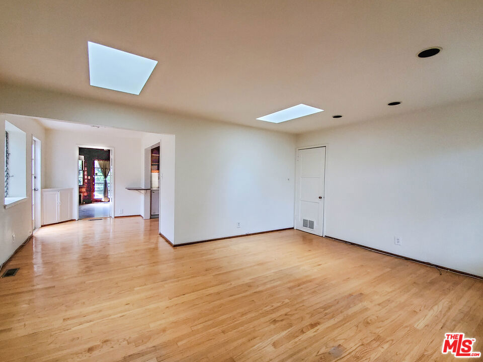 3538 Greenfield Avenue