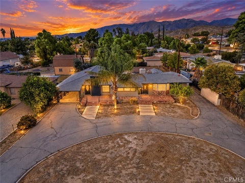 Photo of 2050 E Oakland Avenue, Hemet, CA 92544 (MLS # IG26219880)