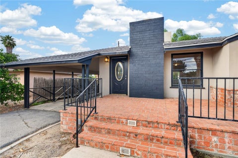 Tiny photo for 2050 E Oakland Avenue, Hemet, CA 92544 (MLS # IG26219880)