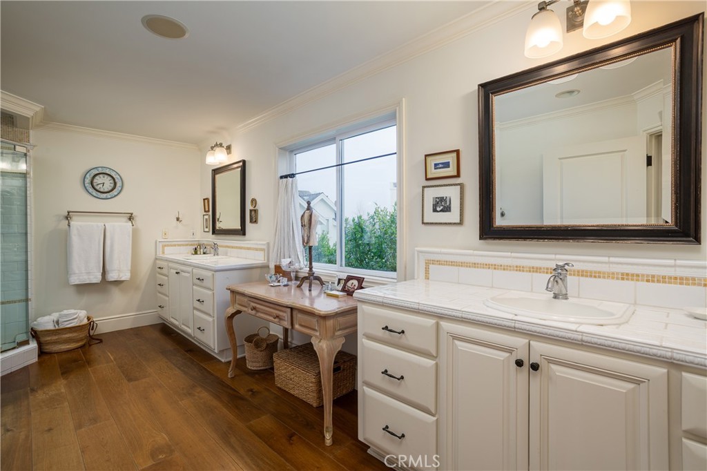 Newport Heights (NEWH) - Residential